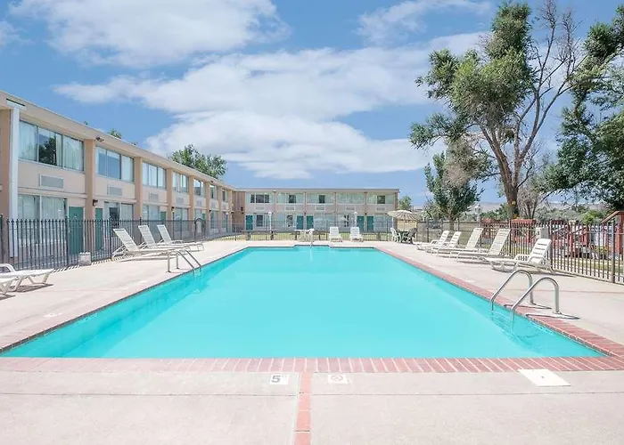 Hot Springs & Hotel Thermopolis